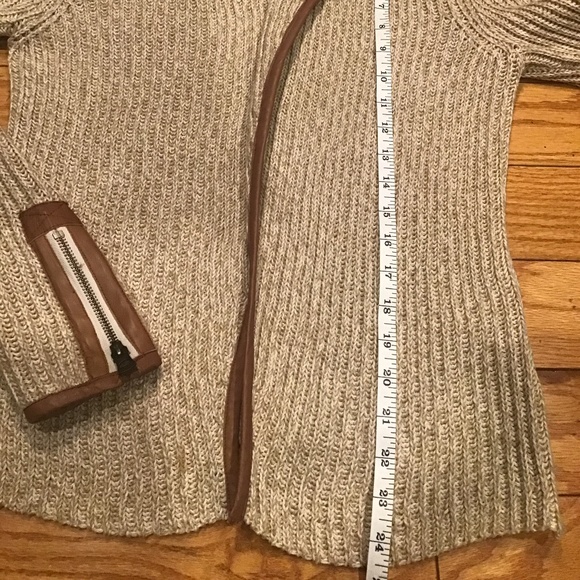 Sweater - Picture 7 of 9